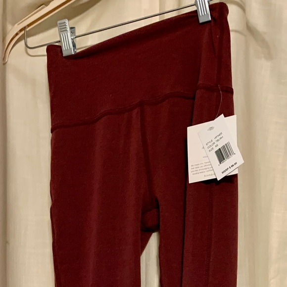 NWT Beyond Yoga Peek Through High Waisted Legging - Picture 2 of 4
